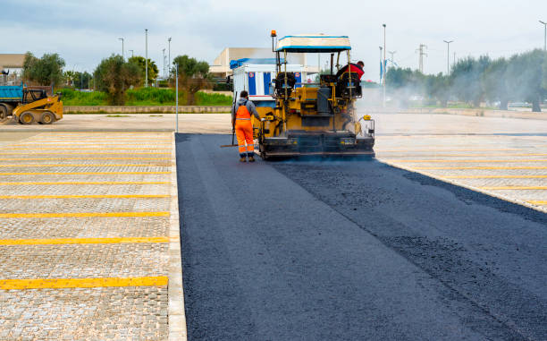 Best Professional Driveway Pavers  in Wamego, KS